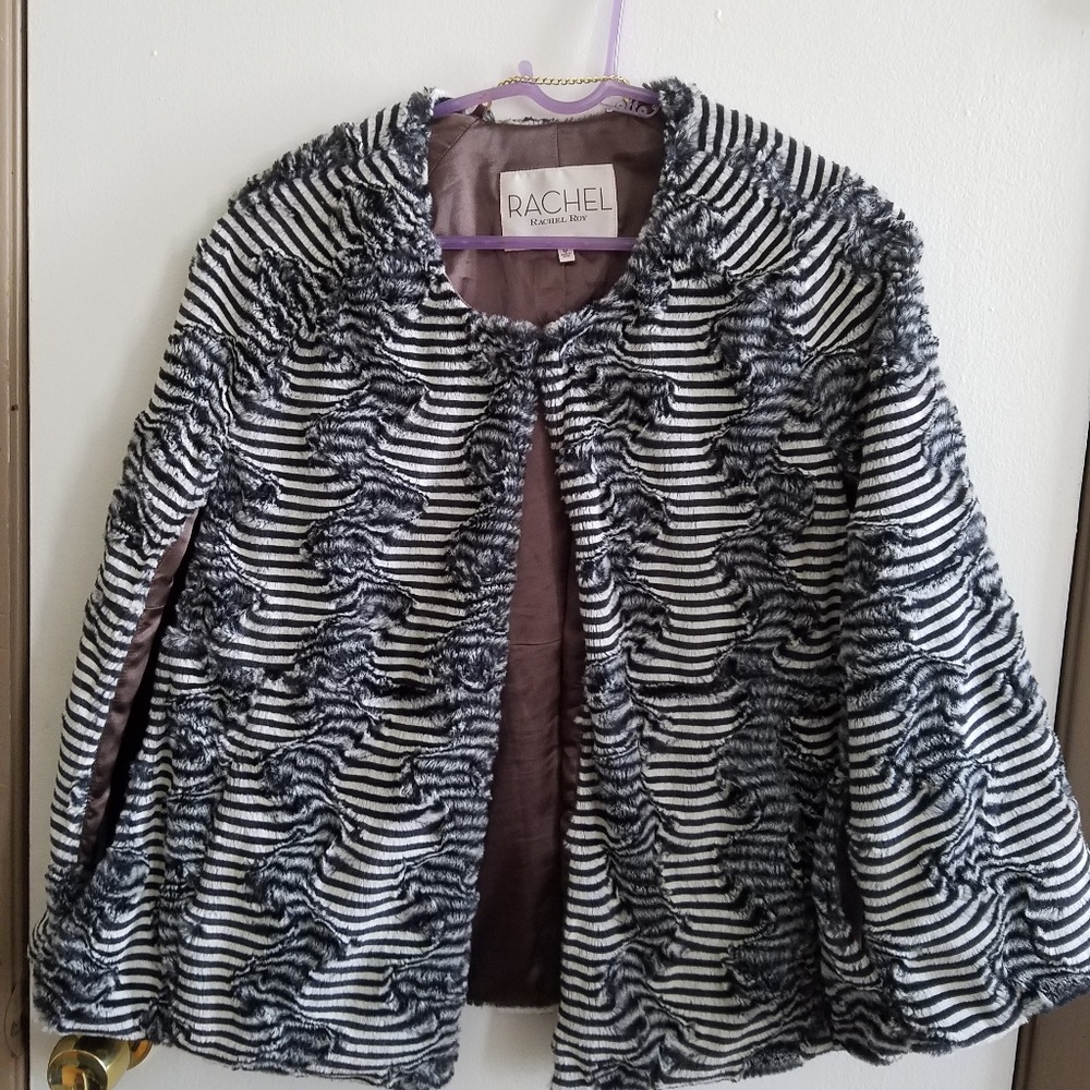 Rachel Roy Faux Fur Funky Cape Size M